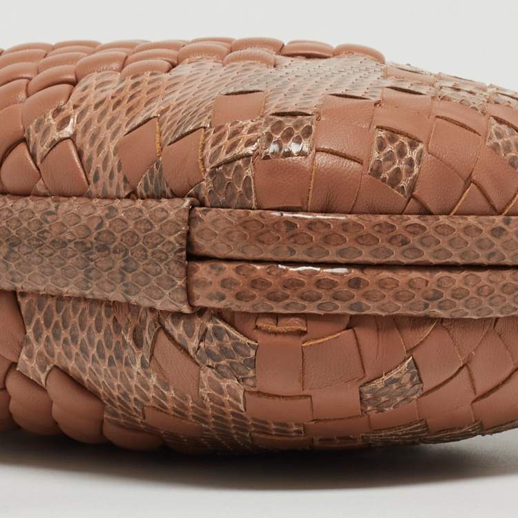 Pre Owned Bottega Veneta Beige Intrecciato Leather and Snakeskin Knot Chain Clutch