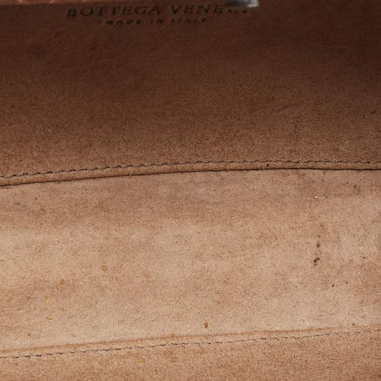 Pre Owned Bottega Veneta Beige Intrecciato Leather and Snakeskin Knot Chain Clutch