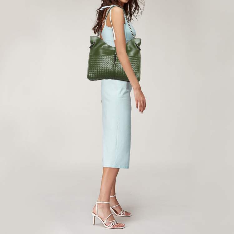 Pre Owned Bottega Veneta Green Intrecciato Souple Beverly Shoulder Bag