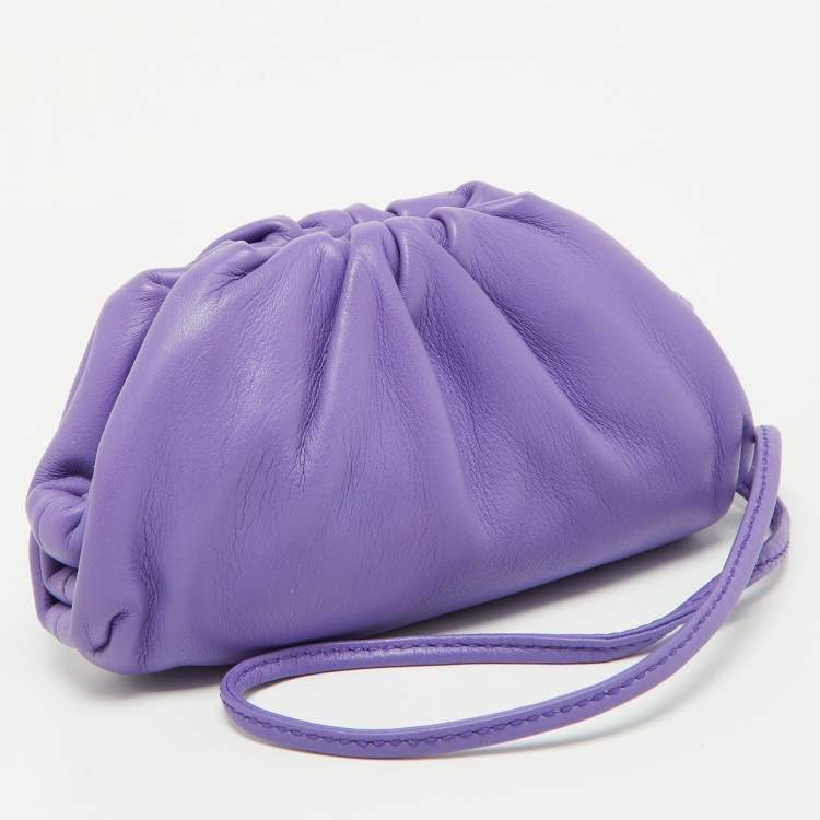 مملوكة مسبقًا Bottega Veneta Purple Leather The Pouch Coin Purse