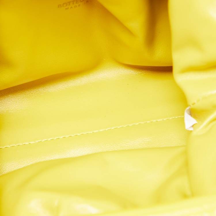 Pre Owned Bottega Veneta Yellow Curly Raffia and Leather Mini The Pouch Bag