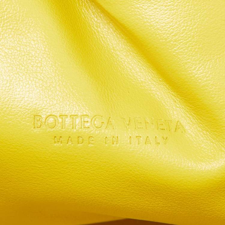 Pre Owned Bottega Veneta Yellow Curly Raffia and Leather Mini The Pouch Bag