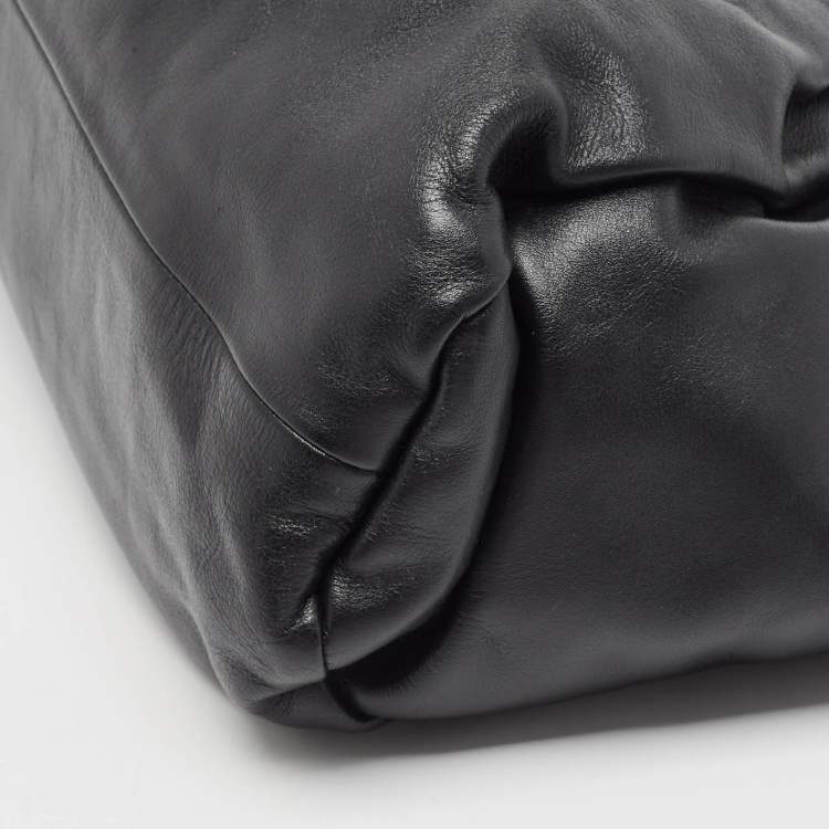 Pre Owned Bottega Veneta Black Leather Medium The Shoulder Pouch Bag