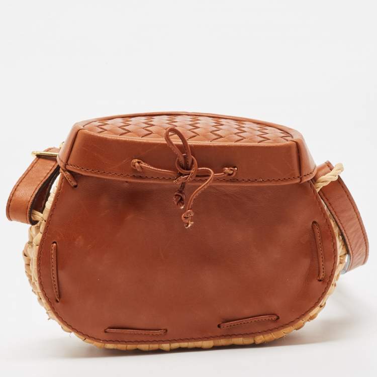 Pre Owned Bottega Veneta Brown/Beige Raffia and Leather Wicker Flap Crossbody Bag