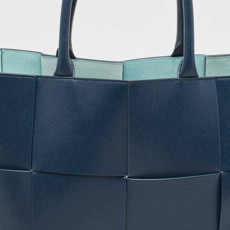 Pre Owned Bottega Veneta Deep Blue Intrecciato Leather Large Arco Tote