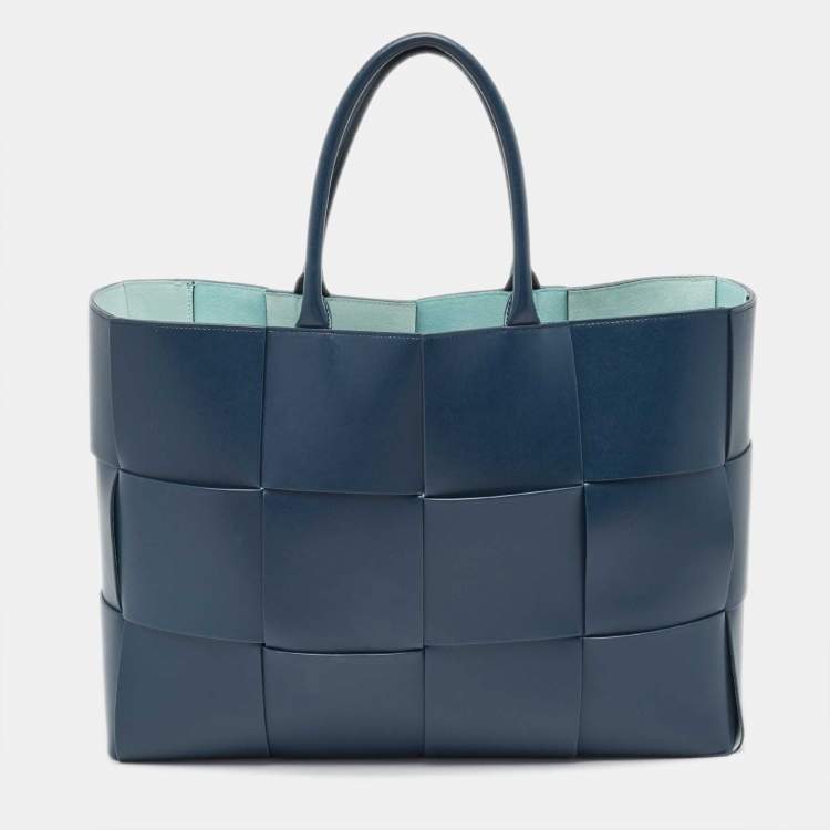 Pre Owned Bottega Veneta Deep Blue Intrecciato Leather Large Arco Tote
