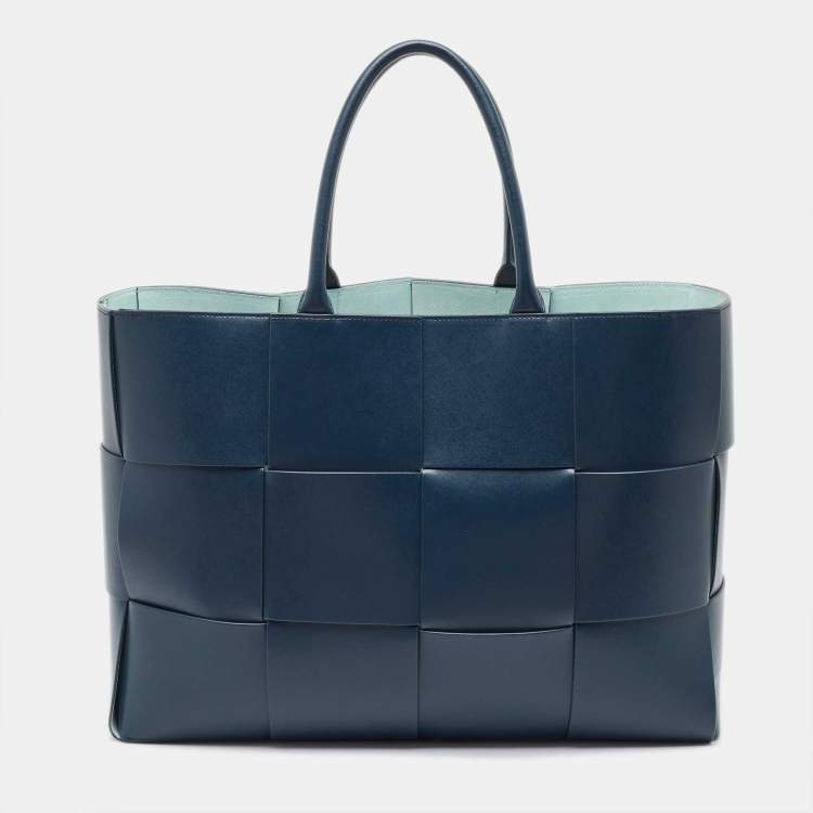 Pre Owned Bottega Veneta Deep Blue Intrecciato Leather Large Arco Tote