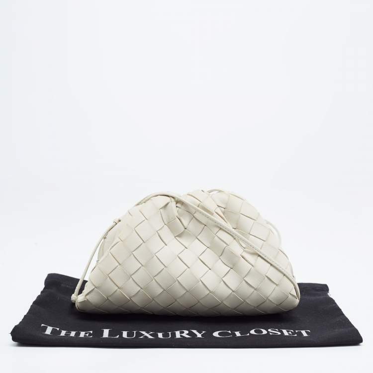 Pre Owned Bottega Veneta Off White Intrecciato Leather Mini The Pouch Bag