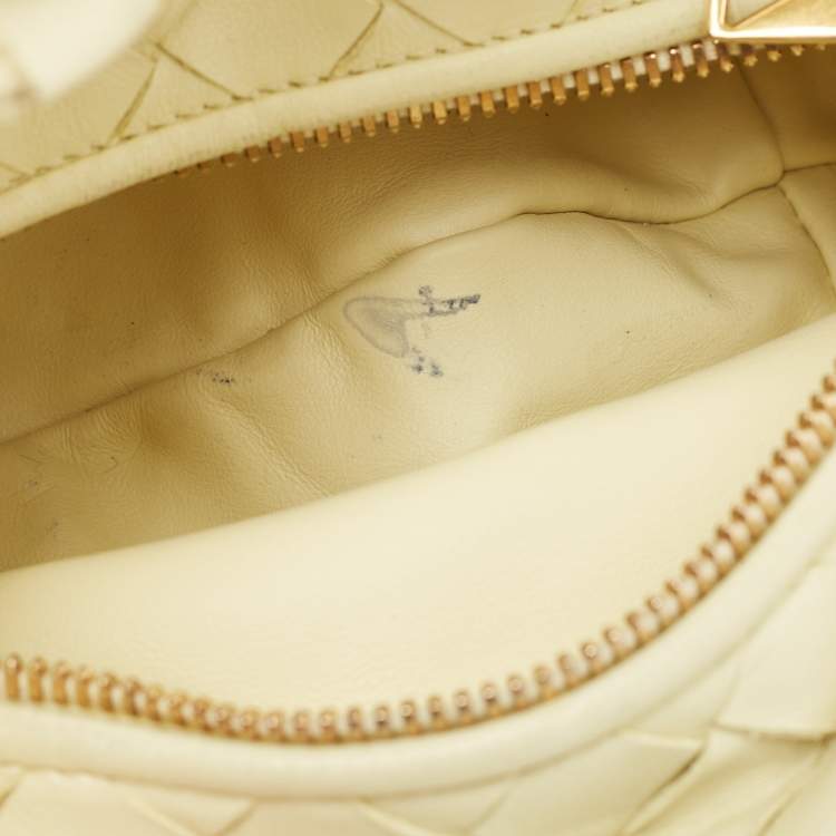 Pre Owned Bottega Veneta Light Yellow Intrecciato Leather Mini Jodie Hobo