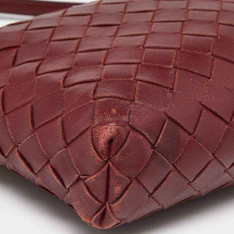 Pre Owned Bottega Veneta Burgundy Intrecciato Leather Nodini Shoulder Bag