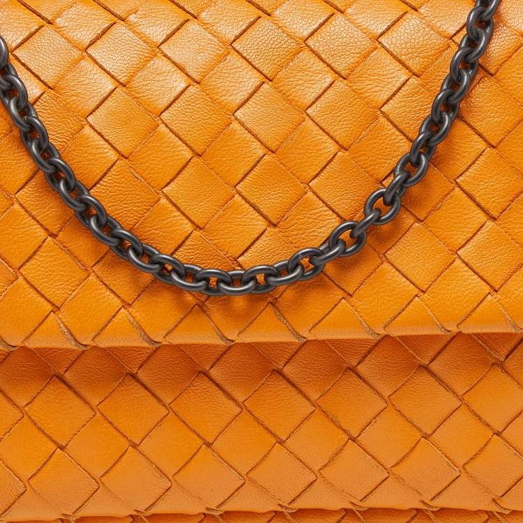 مملوكة مسبقًا Bottega Veneta Mustard Intrecciato Leather Flap Chain Bag