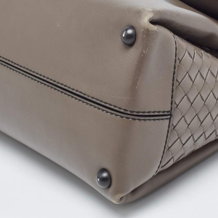 Pre Owned Bottega Veneta Dark Beige Leather Medium Piazza Top Handle Bag