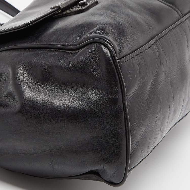 مملوكة مسبقًا Bottega Veneta Black Leather Front Pocket Satchel