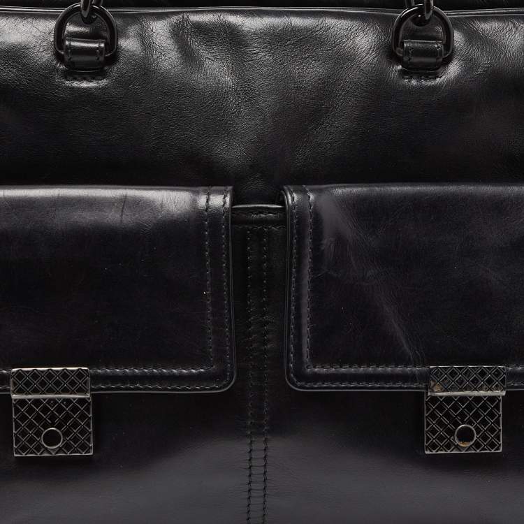 مملوكة مسبقًا Bottega Veneta Black Leather Front Pocket Satchel