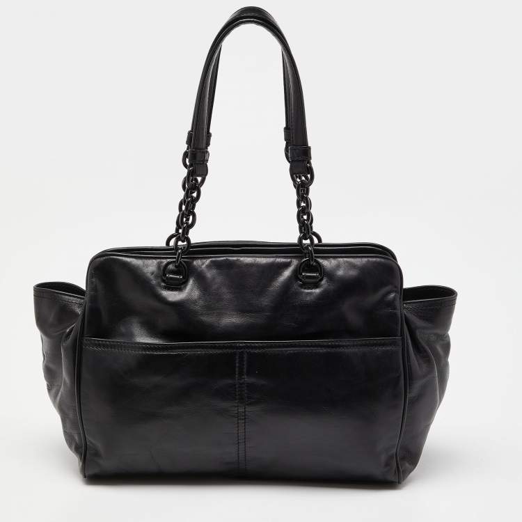 مملوكة مسبقًا Bottega Veneta Black Leather Front Pocket Satchel