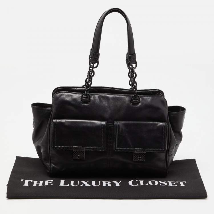 مملوكة مسبقًا Bottega Veneta Black Leather Front Pocket Satchel