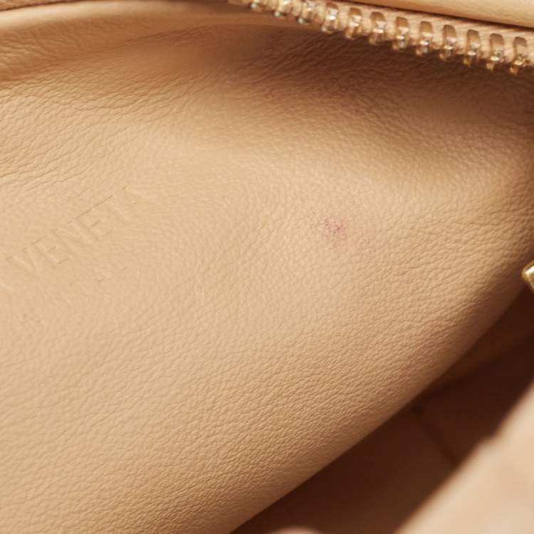 مملوكة مسبقًا Bottega Veneta Beige Intrecciato Leather Mini Jodie Hobo