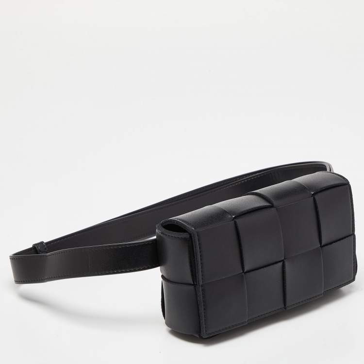 مملوكة مسبقًا Bottega Veneta Black Intrecciato Leather Mini Cassette Belt Bag