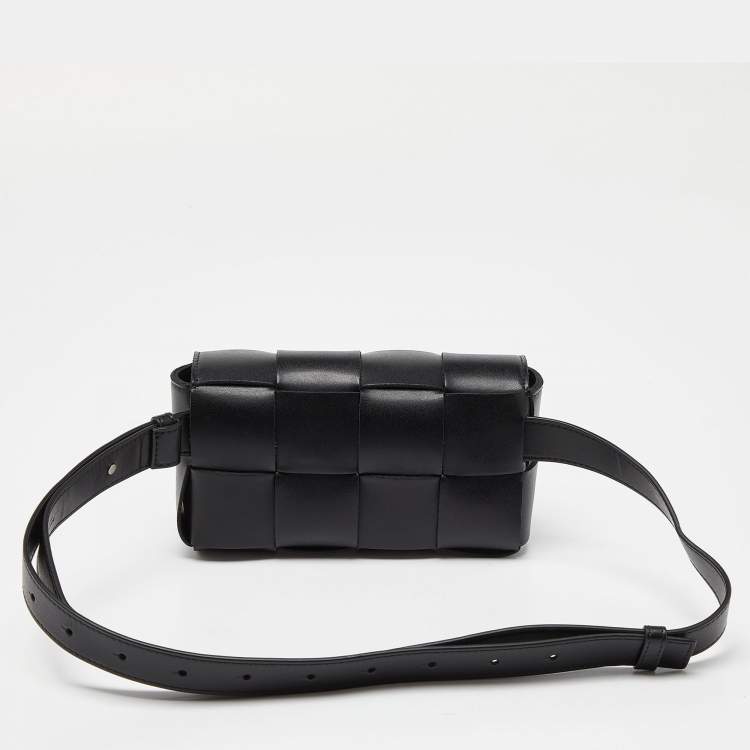 مملوكة مسبقًا Bottega Veneta Black Intrecciato Leather Mini Cassette Belt Bag