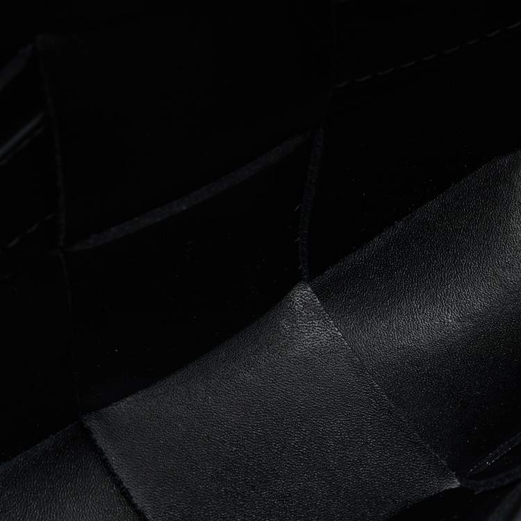 مملوكة مسبقًا Bottega Veneta Black Intrecciato Leather Mini Cassette Belt Bag
