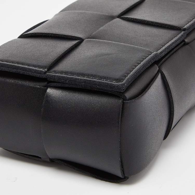 مملوكة مسبقًا Bottega Veneta Black Intrecciato Leather Mini Cassette Belt Bag