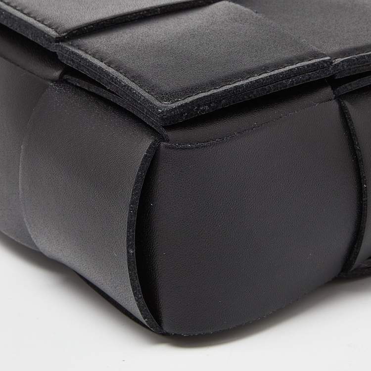 مملوكة مسبقًا Bottega Veneta Black Intrecciato Leather Mini Cassette Belt Bag