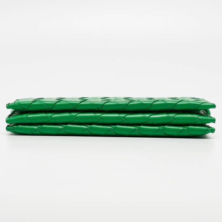 Pre Owned Bottega Veneta Green Intrecciato Leather Flap Wallet On Strap