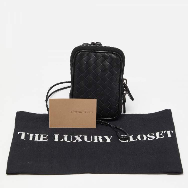 مملوكة مسبقًا Bottega Veneta Black Intrecciato Leather Zip Strap Pouch