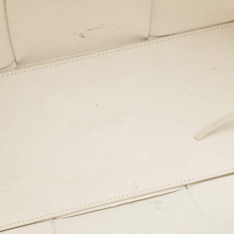 Pre Owned Bottega Veneta White Intrecciato Leather Arco Tote