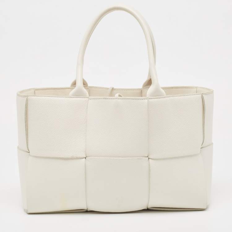 Pre Owned Bottega Veneta White Intrecciato Leather Arco Tote