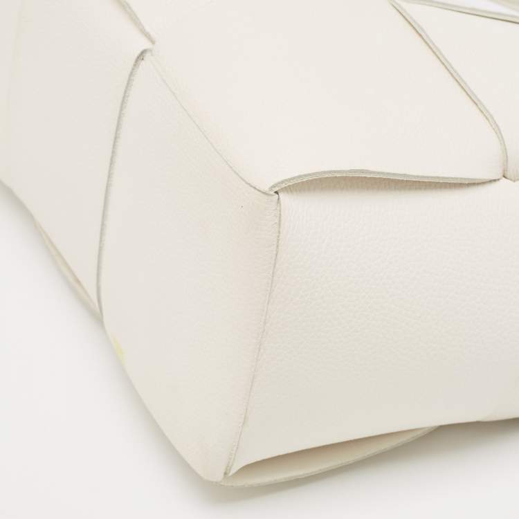 Pre Owned Bottega Veneta White Intrecciato Leather Arco Tote