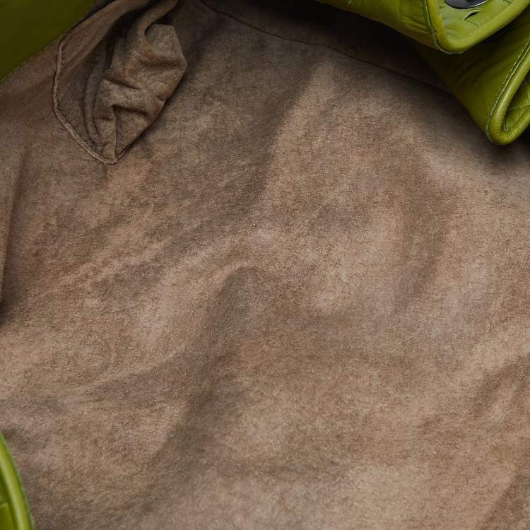 Pre Owned Bottega Veneta Green Intrecciato Leather Drawstring Flap Bag