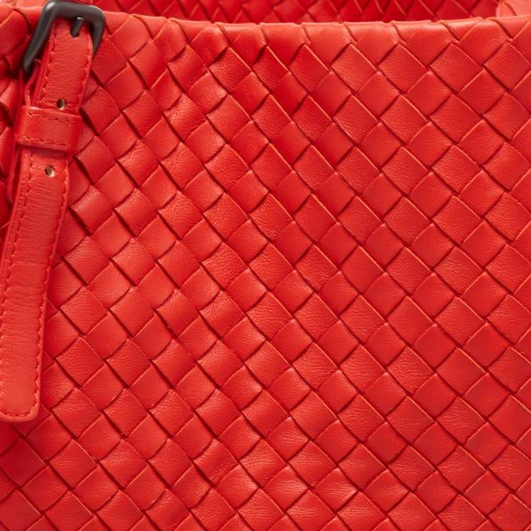 Pre Owned Bottega Veneta Red Intrecciato Leather Cesta Bag