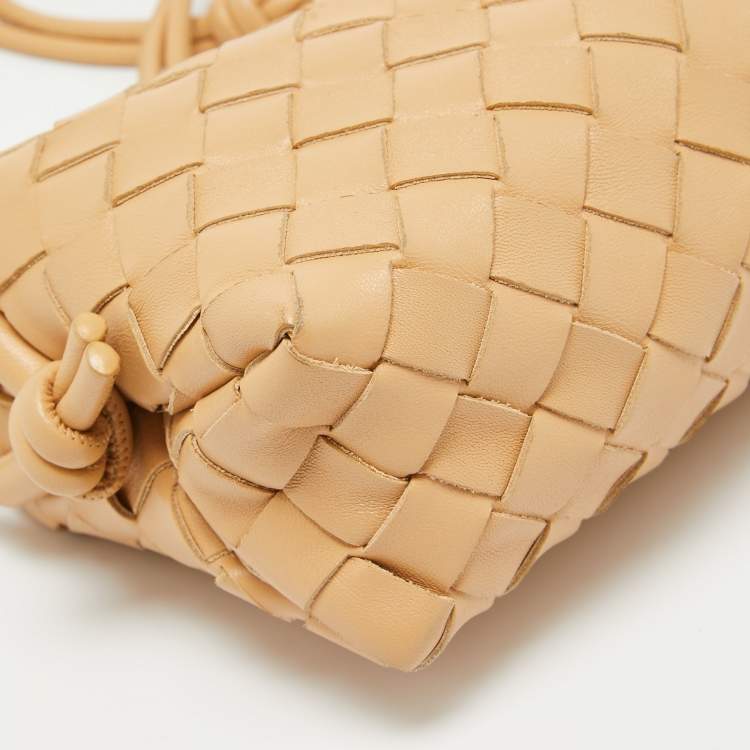 Pre Owned Bottega Veneta Beige Intrecciato Leather Mini Loop Crossbody Bag