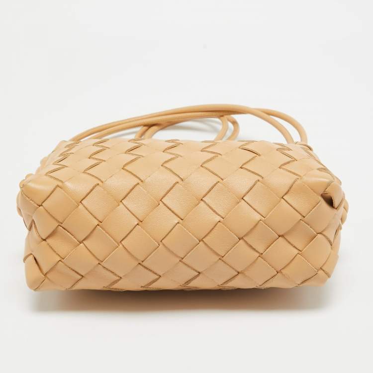 Pre Owned Bottega Veneta Beige Intrecciato Leather Mini Loop Crossbody Bag