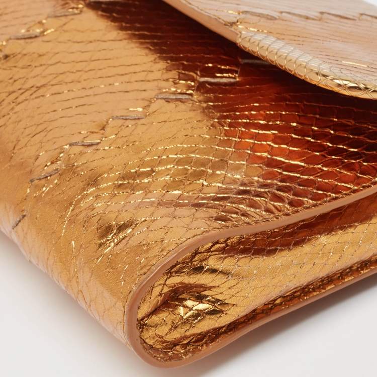 Pre Owned Bottega Veneta Gold Intrecciato Leather Frame Wristlet Clutch