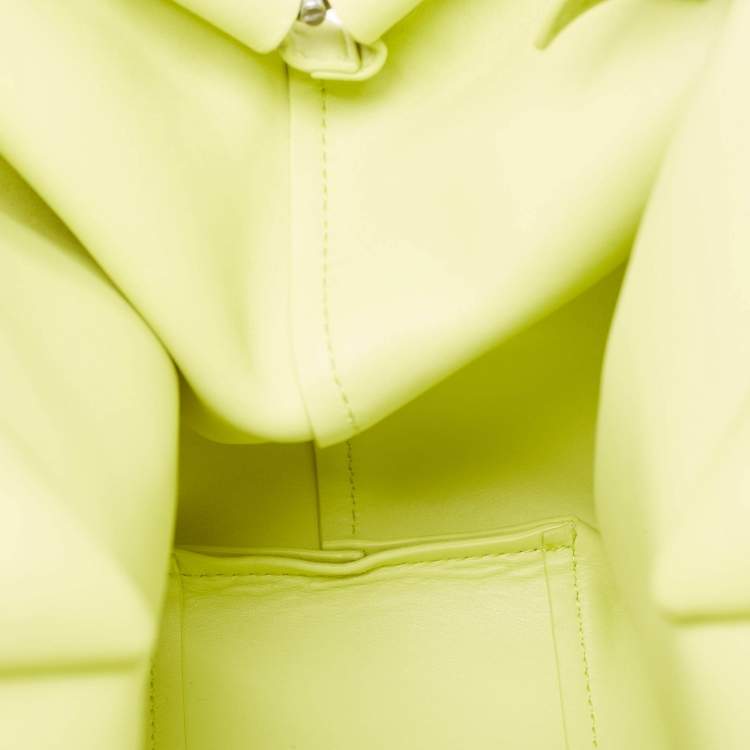 Pre Owned Bottega Veneta Lime Leather Medium Point Shoulder Bag