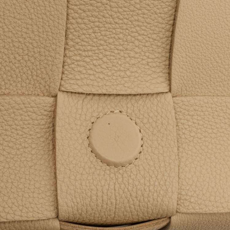 Pre Owned Bottega Veneta Light Beige Intreccio Leather Medium Cassette Shoulder Bag