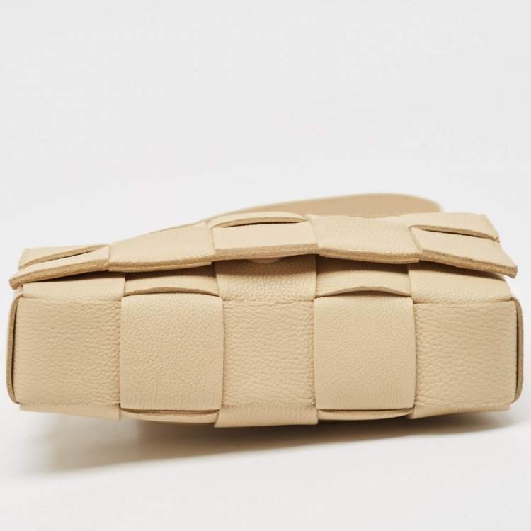 Pre Owned Bottega Veneta Light Beige Intreccio Leather Medium Cassette Shoulder Bag