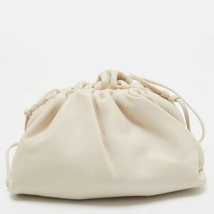 Pre Owned Bottega Veneta Off White Leather Mini The Pouch Bag