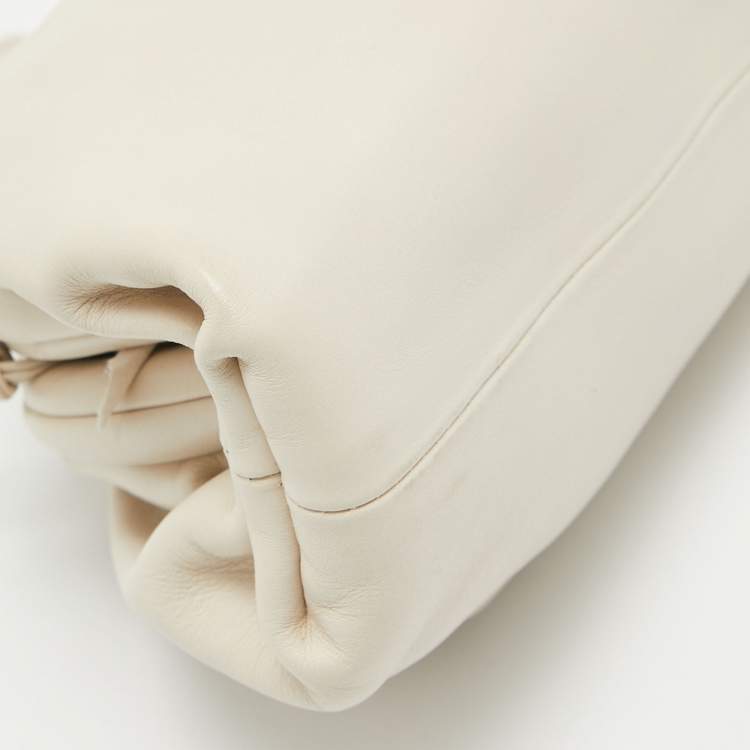 Pre Owned Bottega Veneta Off White Leather Mini The Pouch Bag
