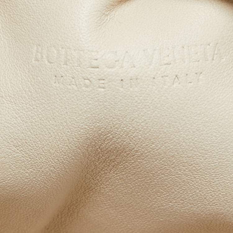 Pre Owned Bottega Veneta Off White Leather Mini The Pouch Bag