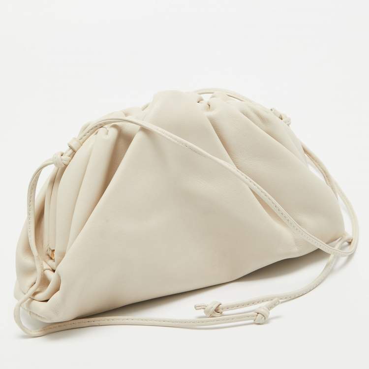 Pre Owned Bottega Veneta Off White Leather Mini The Pouch Bag