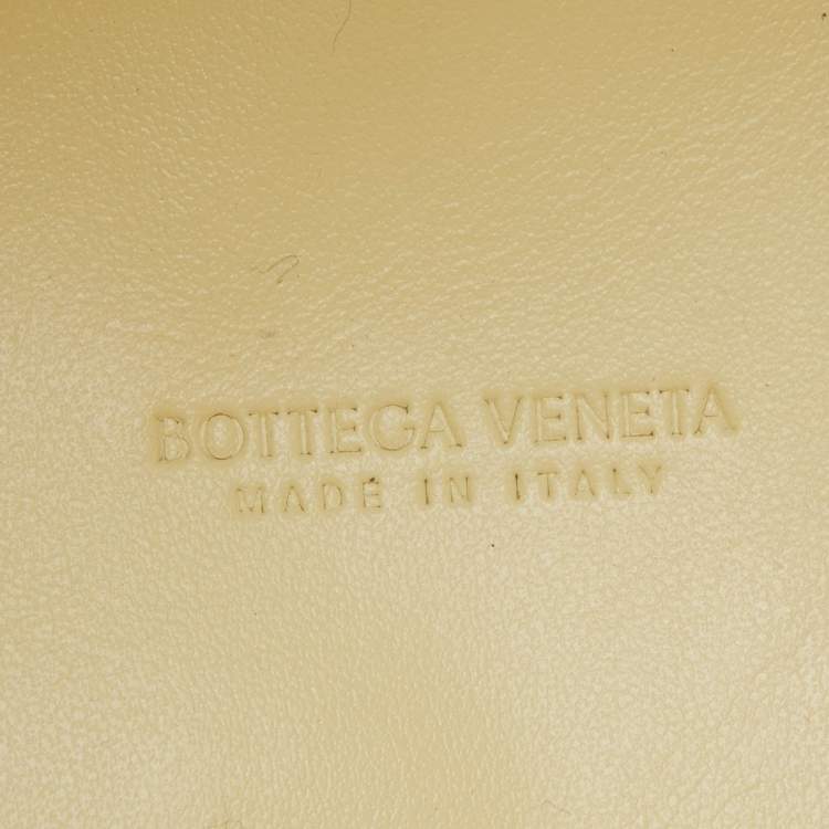 Pre Owned Bottega Veneta Light Yellow Intrecciato Leather Bucket Bag
