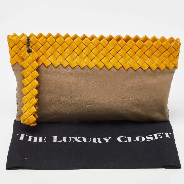 Pre Owned Bottega Veneta Beige/Yellow Leather Wristlet Clutch