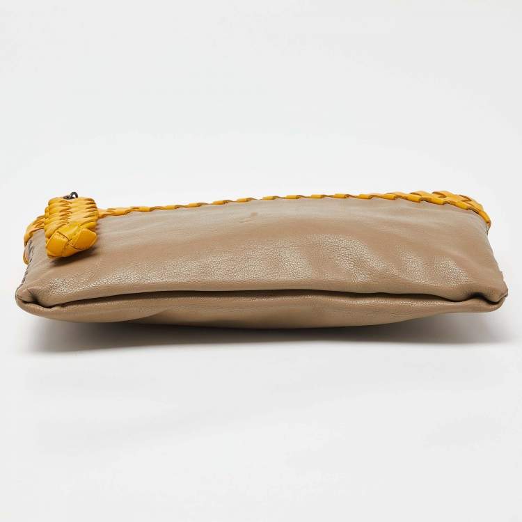 Pre Owned Bottega Veneta Beige/Yellow Leather Wristlet Clutch