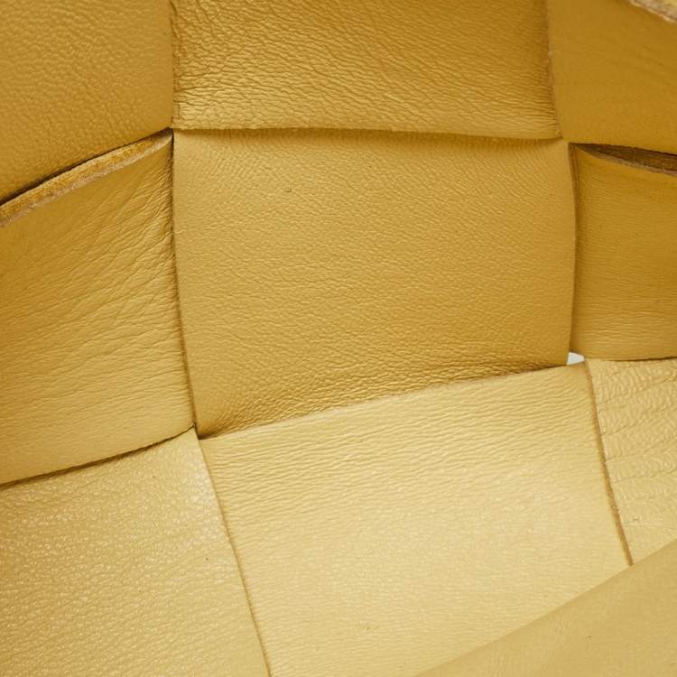 Pre Owned Bottega Veneta Yellow Intreccio Leather Cassette Belt Bag