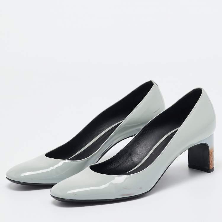Pre Owned Bottega Veneta Grey Patent Round Toe Pumps Size 37.5