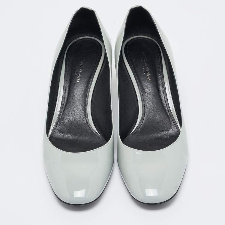 Pre Owned Bottega Veneta Grey Patent Round Toe Pumps Size 37.5