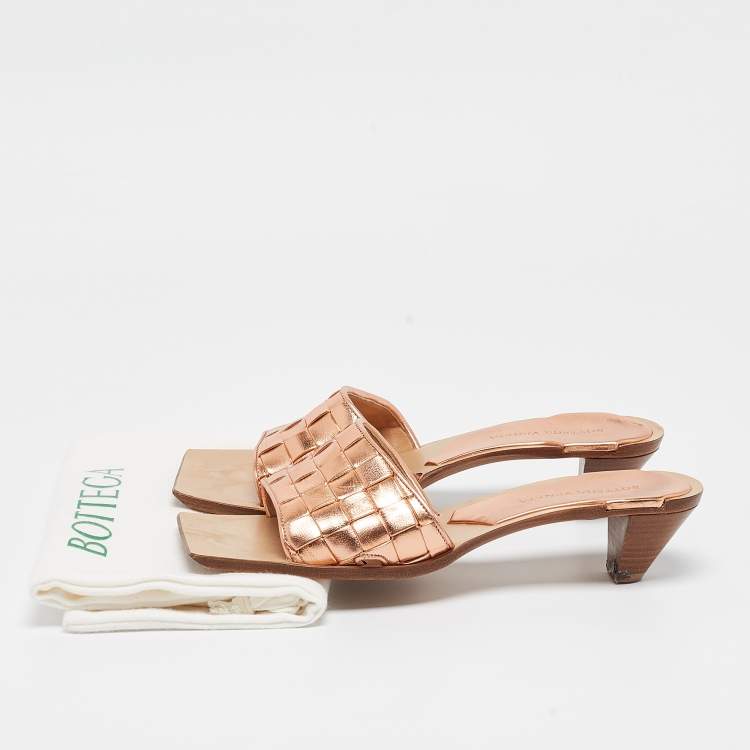 Pre Owned Bottega Veneta Rose Gold Intrecciato Leather Slide Sandals Size 39